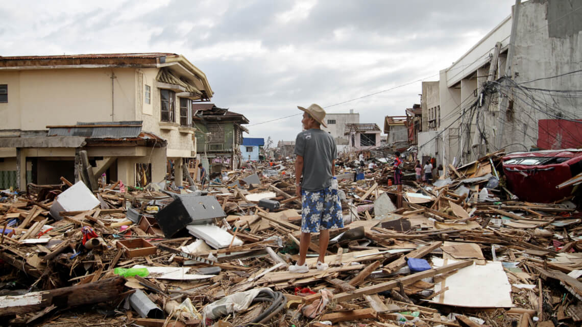 Caritas International België Betere leefomstandigheden en veerkracht voor de slachtoffers van tyfoon Haiyan
