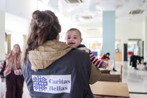 Caritas International Belgique « Des bateaux arrivent encore tous les jours sur les îles grecques »