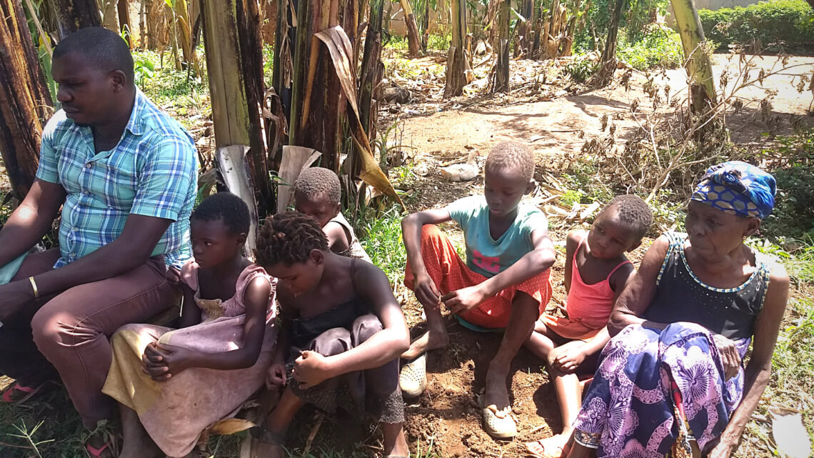 Caritas International België Straatarm Oeganda helpt mensen op de vlucht uit DR Congo