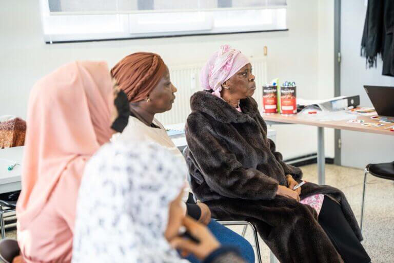 Caritas International België Spreekuur over sociaal-juridische kwesties: laveren tussen ingewikkelde procedures